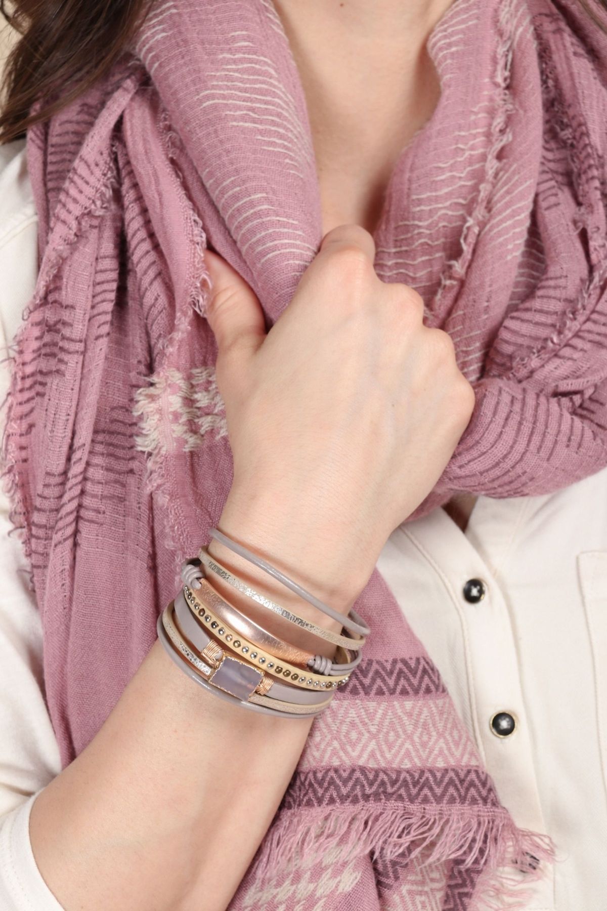BRACELET