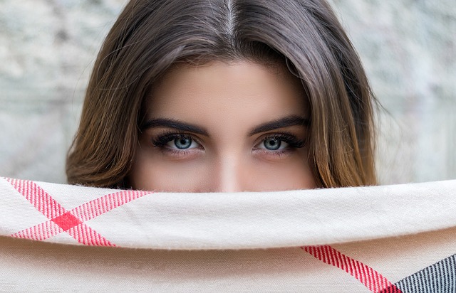 filling in eyebrows