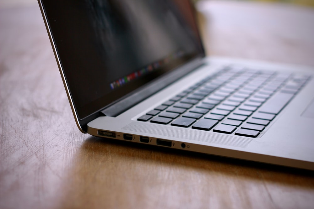 MacBook Pro USB port