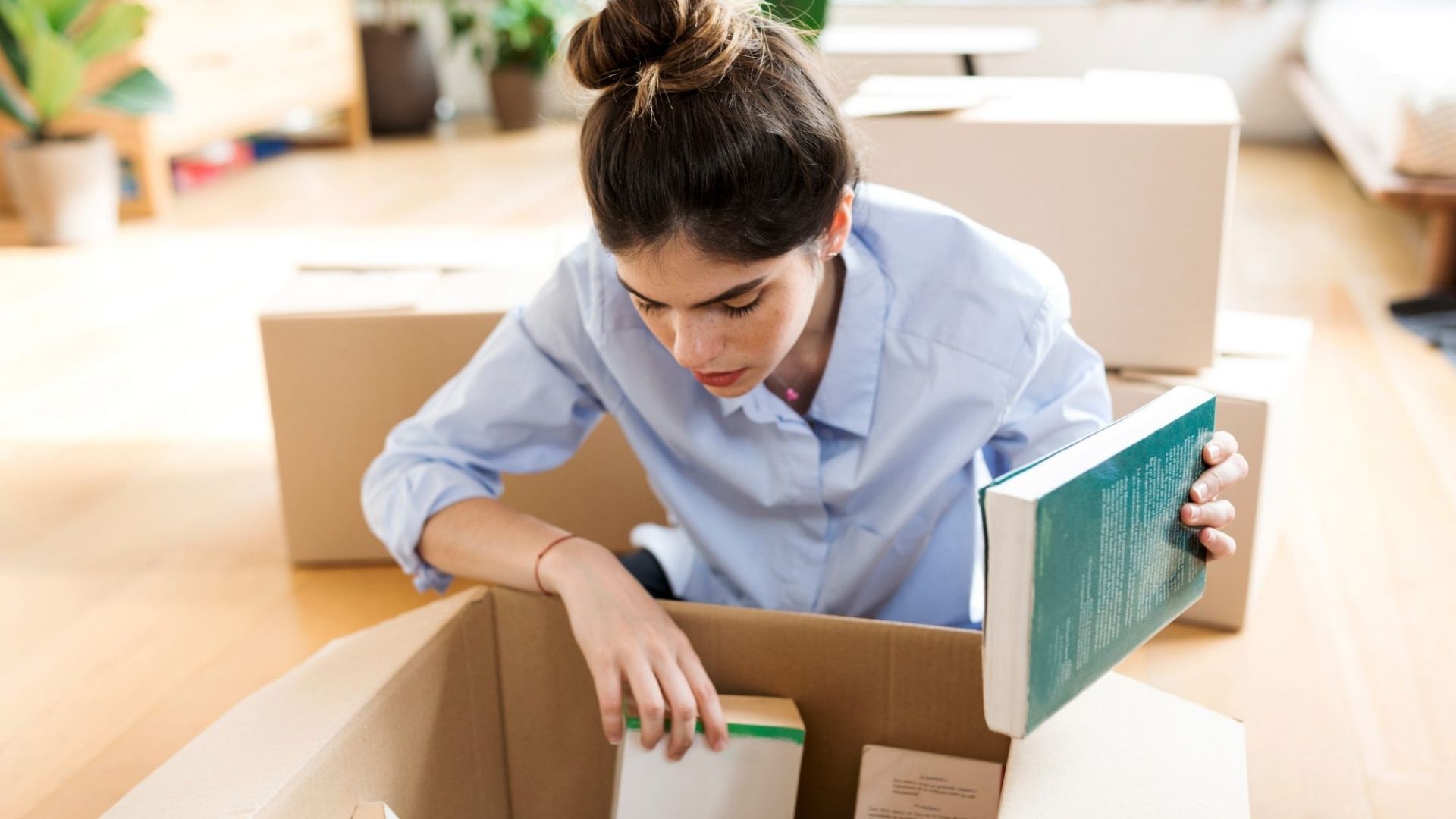 How to Move Books & Stationery Goods with Help of Packers and Movers Mumbai to Kolkata
