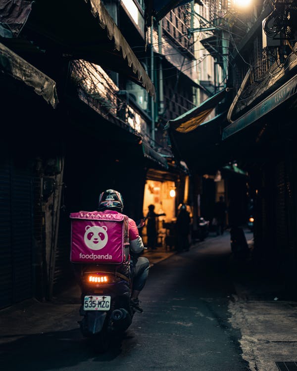 Benefits of Motorcycle Deliveries in the Food Industry